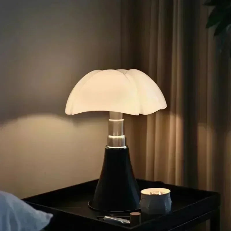 SkandiShop Art Deco White Petal Table Lamp Bedside Office Table Study Desk Lamp Living Room Bedroom Floor Lamp for Home and Decoration